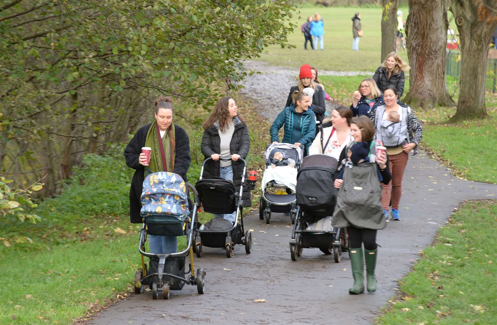 Castle Park, Bishop's Stortford.NCT support group having socially distanced Walk and push event..Pic: Vikki Lince. (43160902)