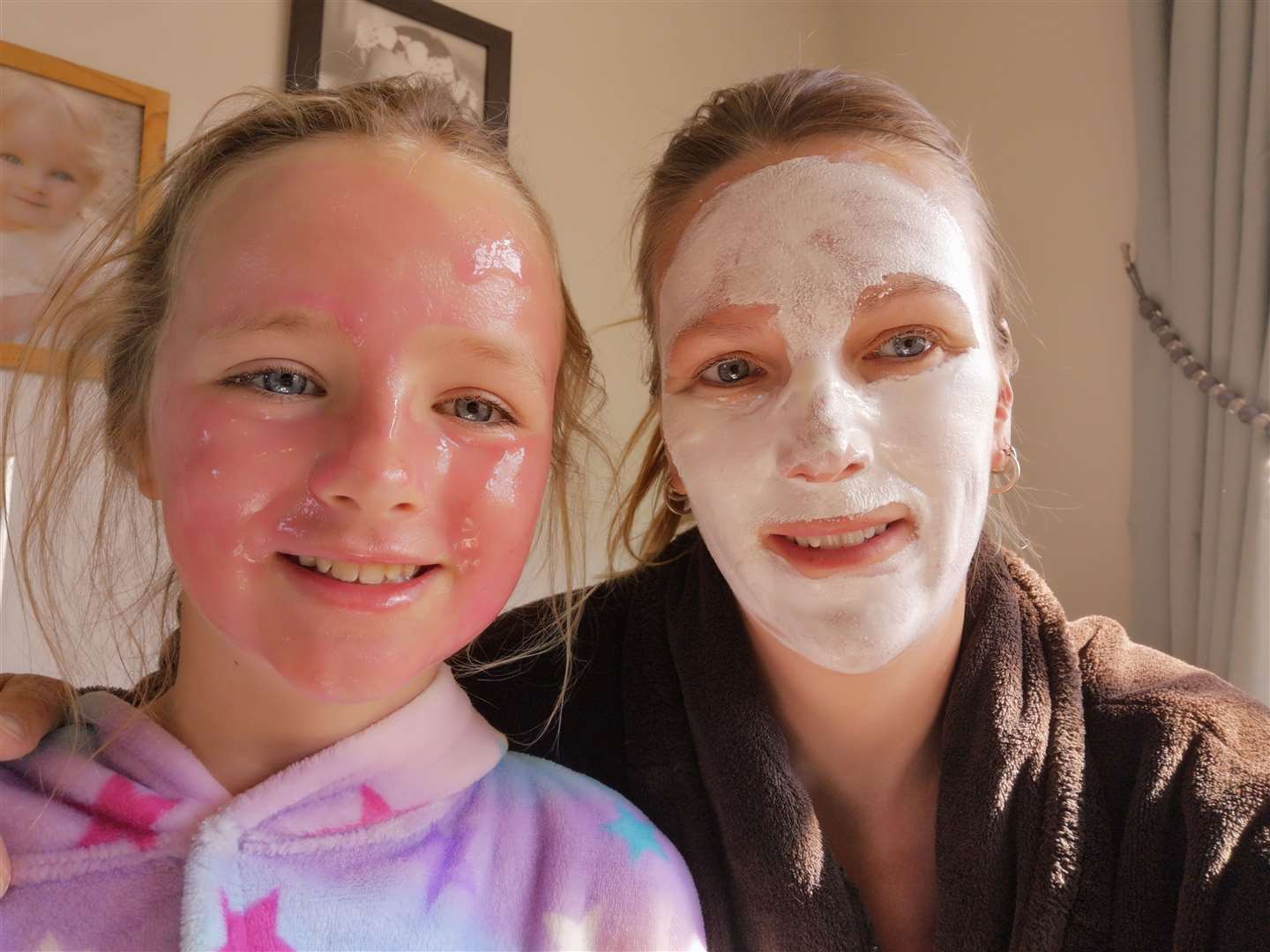 Beth and Abi's pampering session (34049349)