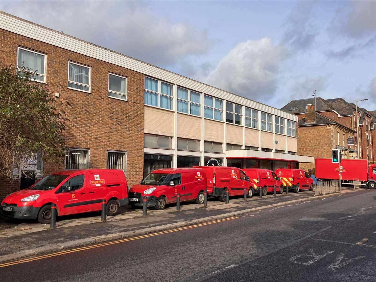 The sorting office in South Street (61645097)
